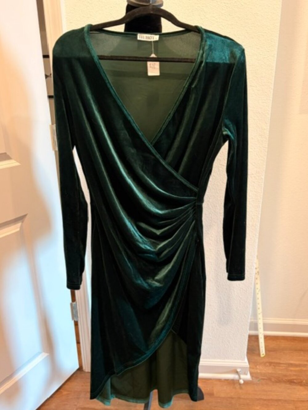 Women's Large dark green long-sleeved velvet dress